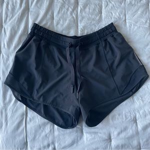 Lululemon Hotty Hot Low-Rise Lined Short 4”